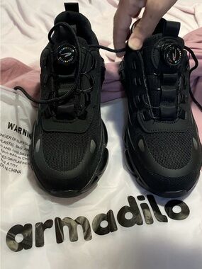 Armadilo Black Women's Lace-Free Athletic Sneakers